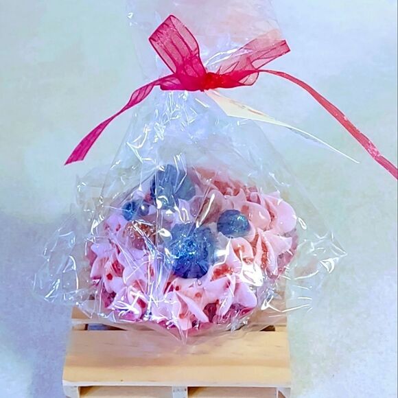 EMMA ASHLEY BUBBLE BERRY BATH FIZZY CAKE HANDMADE SET OF TWO - Picture 1 of 4